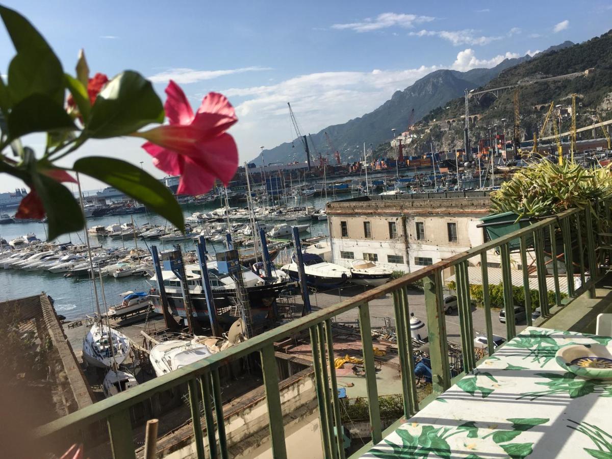 Abitare Sul Porto Hotell Salerno Eksteriør bilde