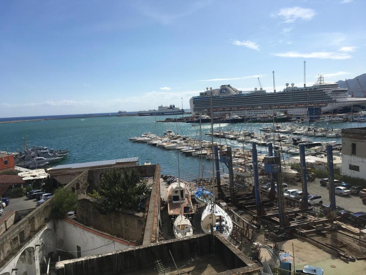 Abitare Sul Porto Hotell Salerno Eksteriør bilde
