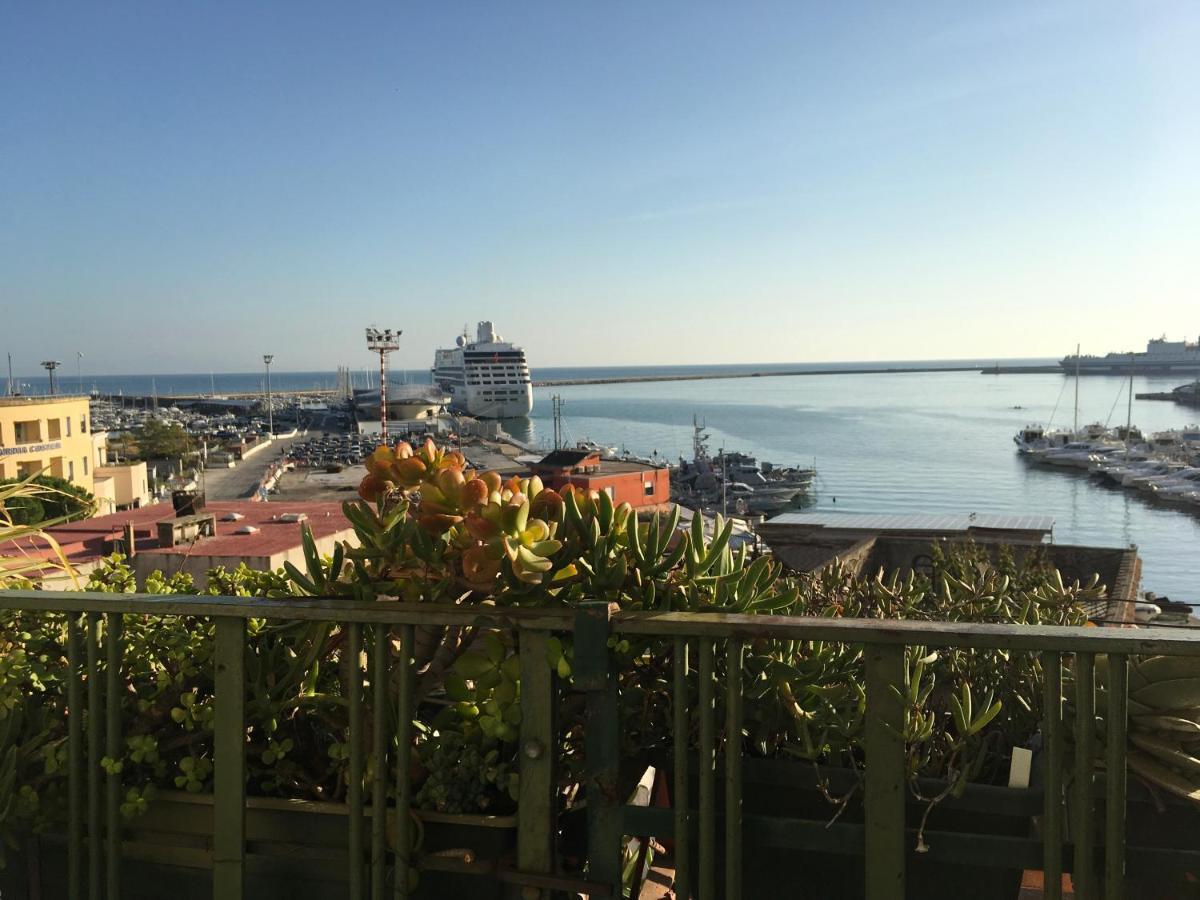 Abitare Sul Porto Hotell Salerno Eksteriør bilde