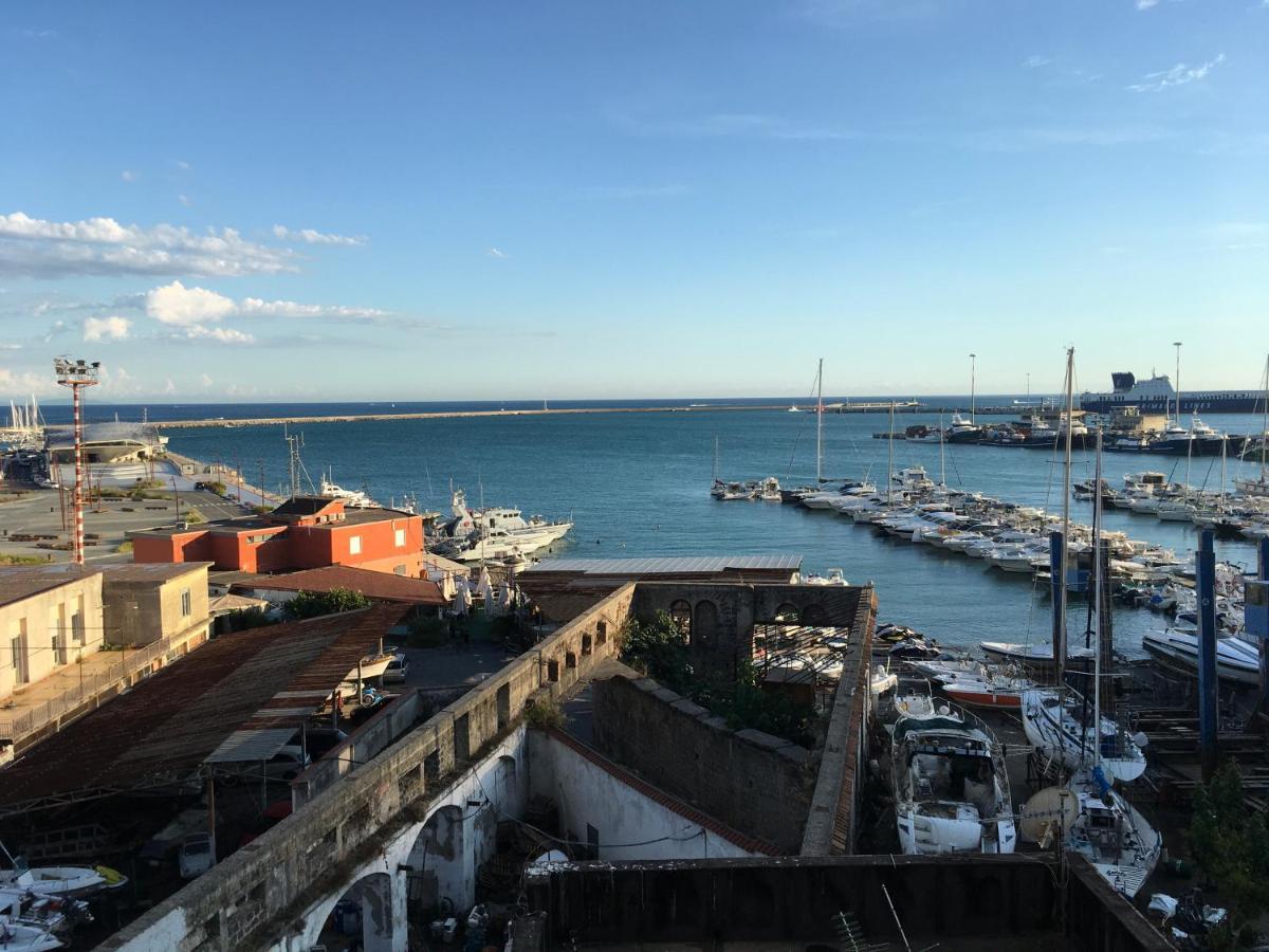 Abitare Sul Porto Hotell Salerno Eksteriør bilde