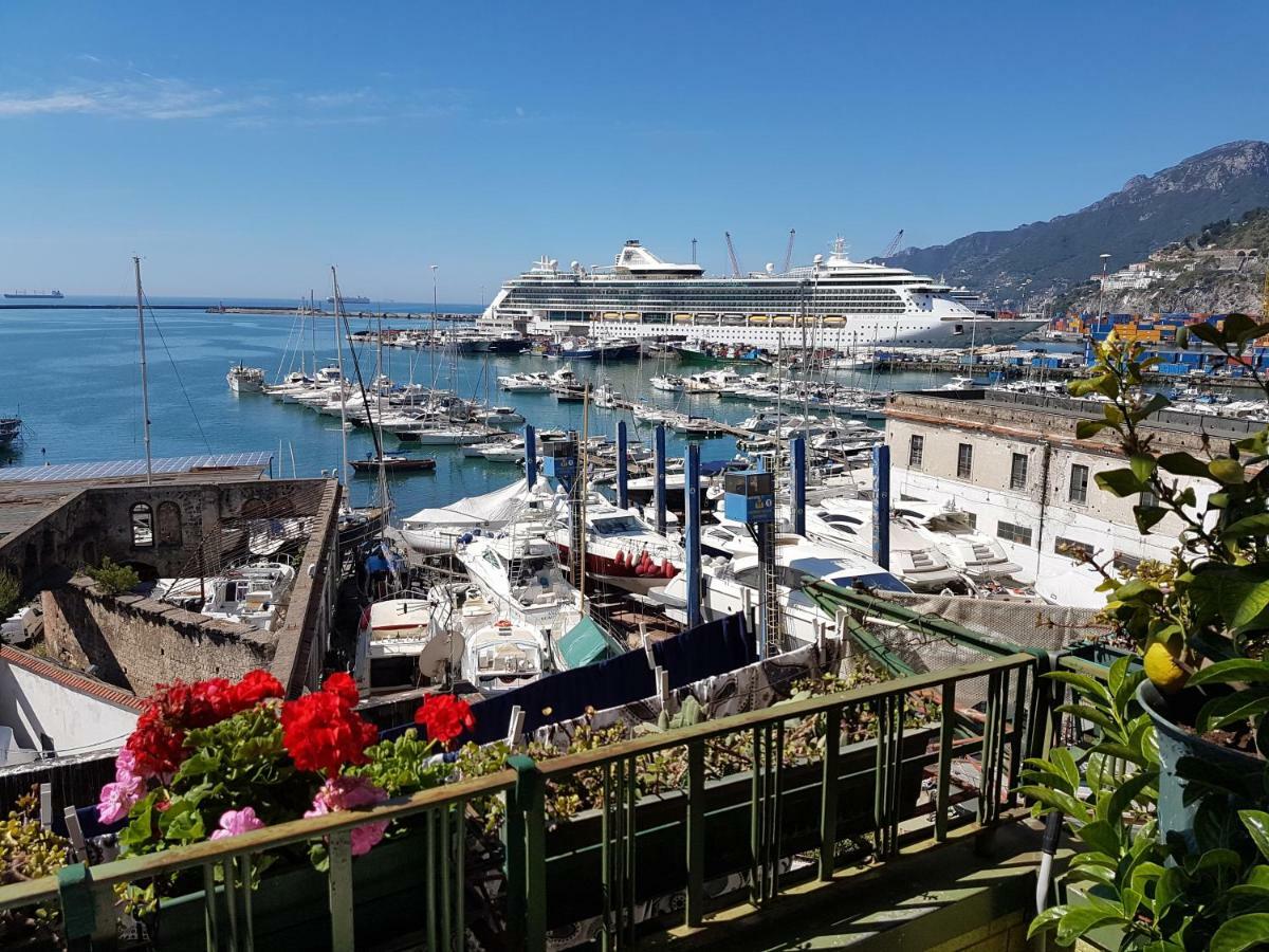 Abitare Sul Porto Hotell Salerno Eksteriør bilde