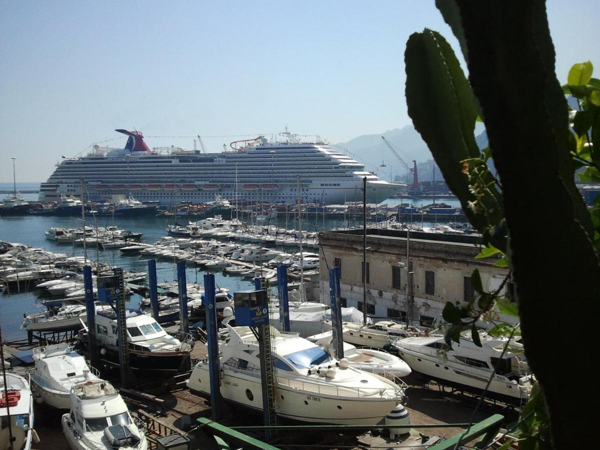 Abitare Sul Porto Hotell Salerno Eksteriør bilde