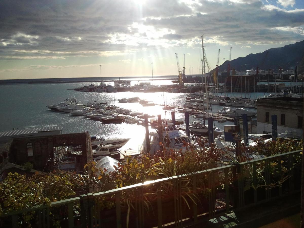 Abitare Sul Porto Hotell Salerno Eksteriør bilde